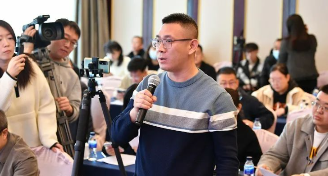 人民网记者：为做好“山西精品”建设工作，两年来采取了哪些措施？取得了哪些成绩？